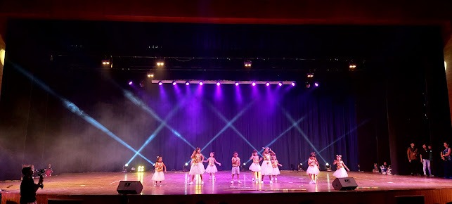 Sparkle Dance Crew studio